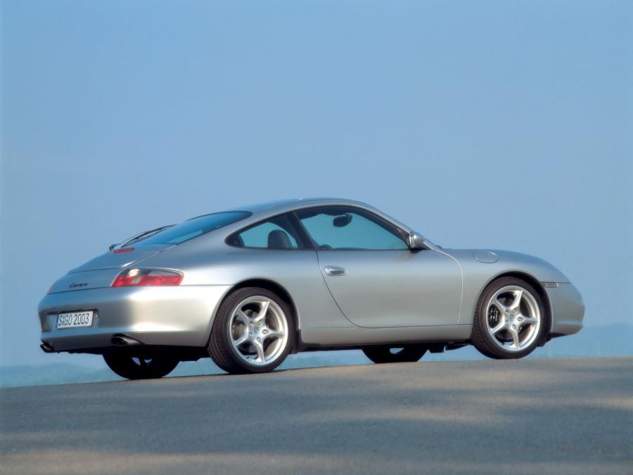  Porsche 911 Carrera 2004 года  (фото 4 из 14)